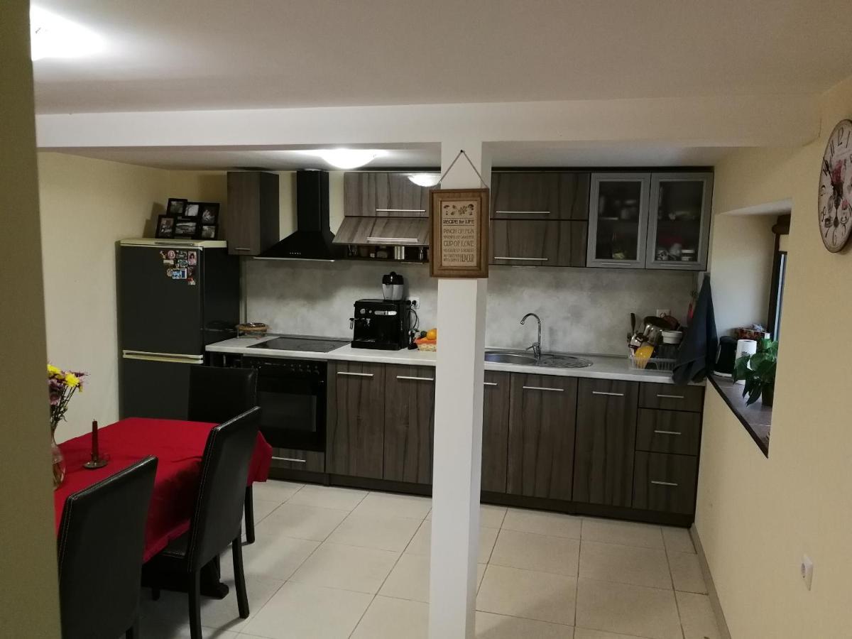 Къща За Гости Casa Blanca Villa Targovisjte Buitenkant foto