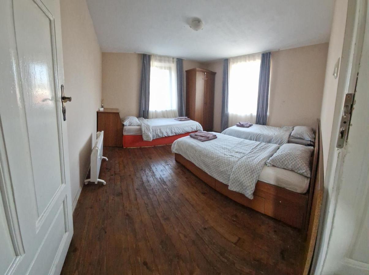 Къща За Гости Casa Blanca Villa Targovisjte Buitenkant foto
